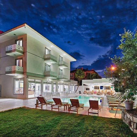 Ege Tulip Cesme Hotel Exterior foto