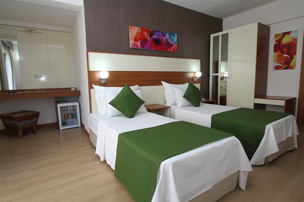 Ege Tulip Cesme Hotel Exterior foto