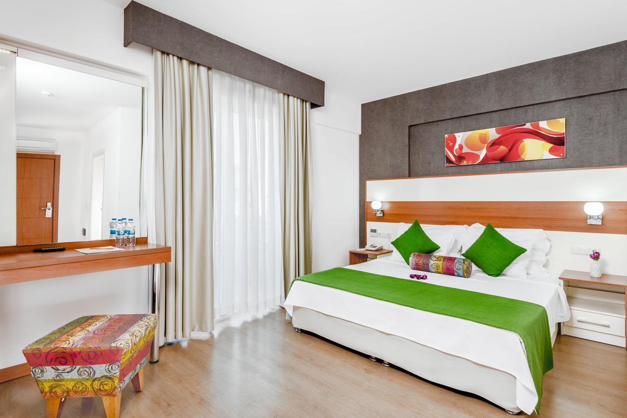 Ege Tulip Cesme Hotel Exterior foto