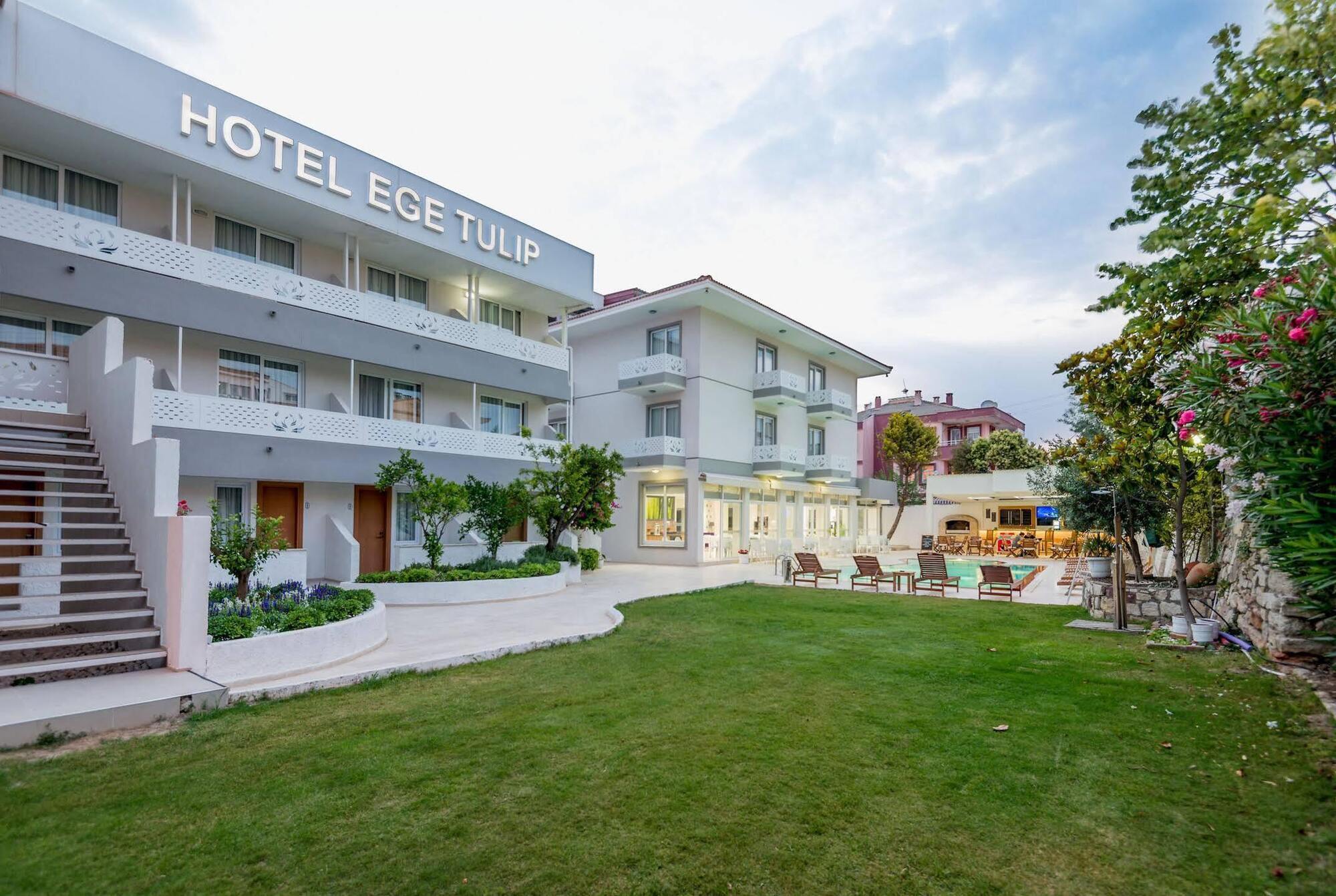 Ege Tulip Cesme Hotel Exterior foto