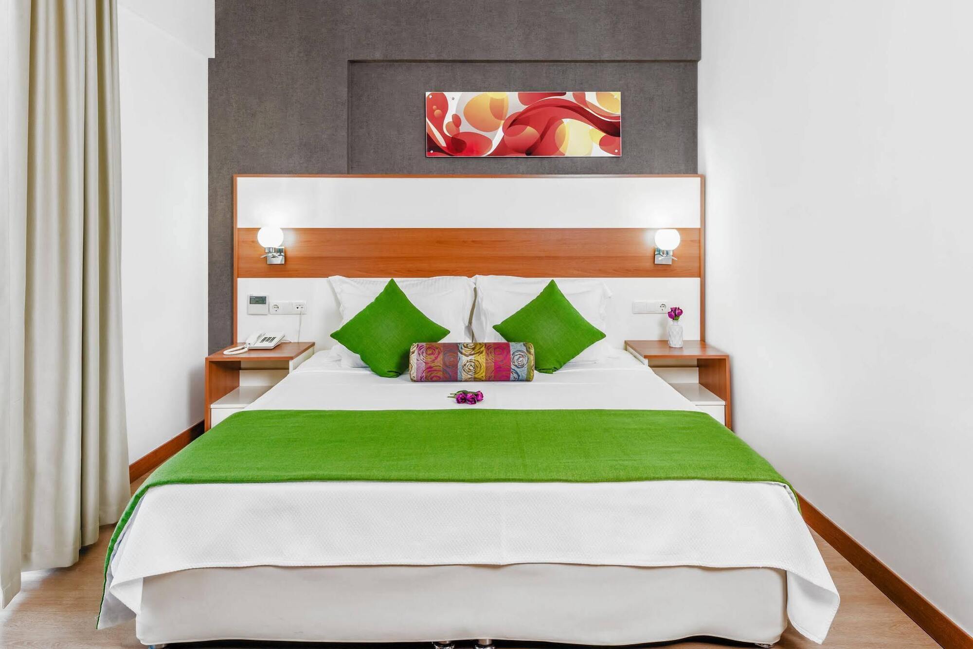 Ege Tulip Cesme Hotel Exterior foto