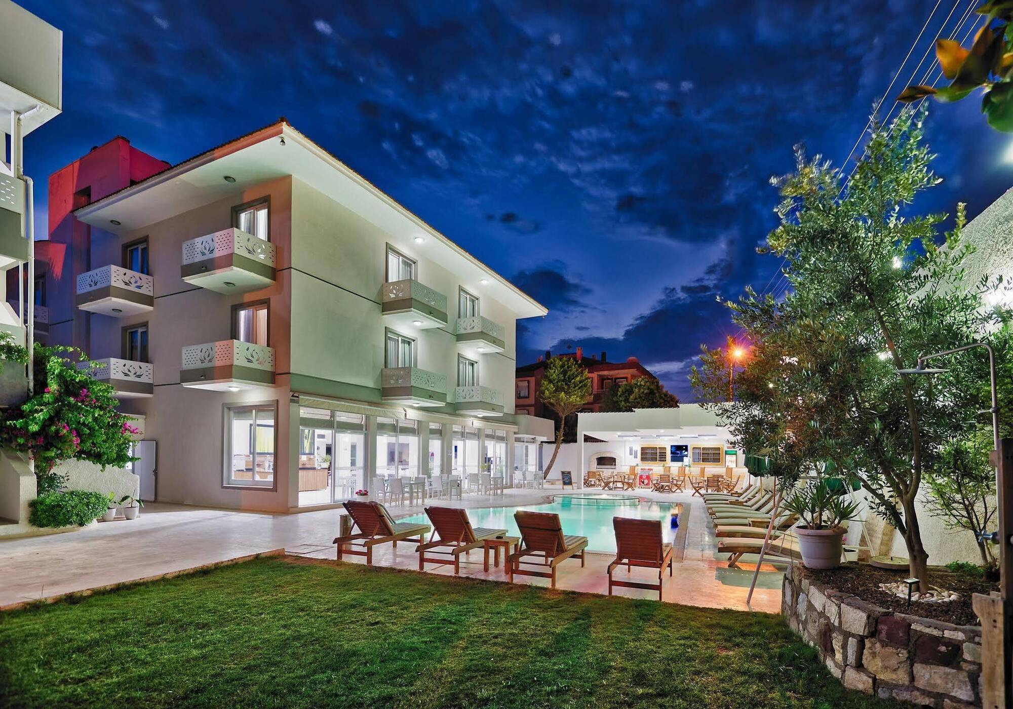 Ege Tulip Cesme Hotel Exterior foto